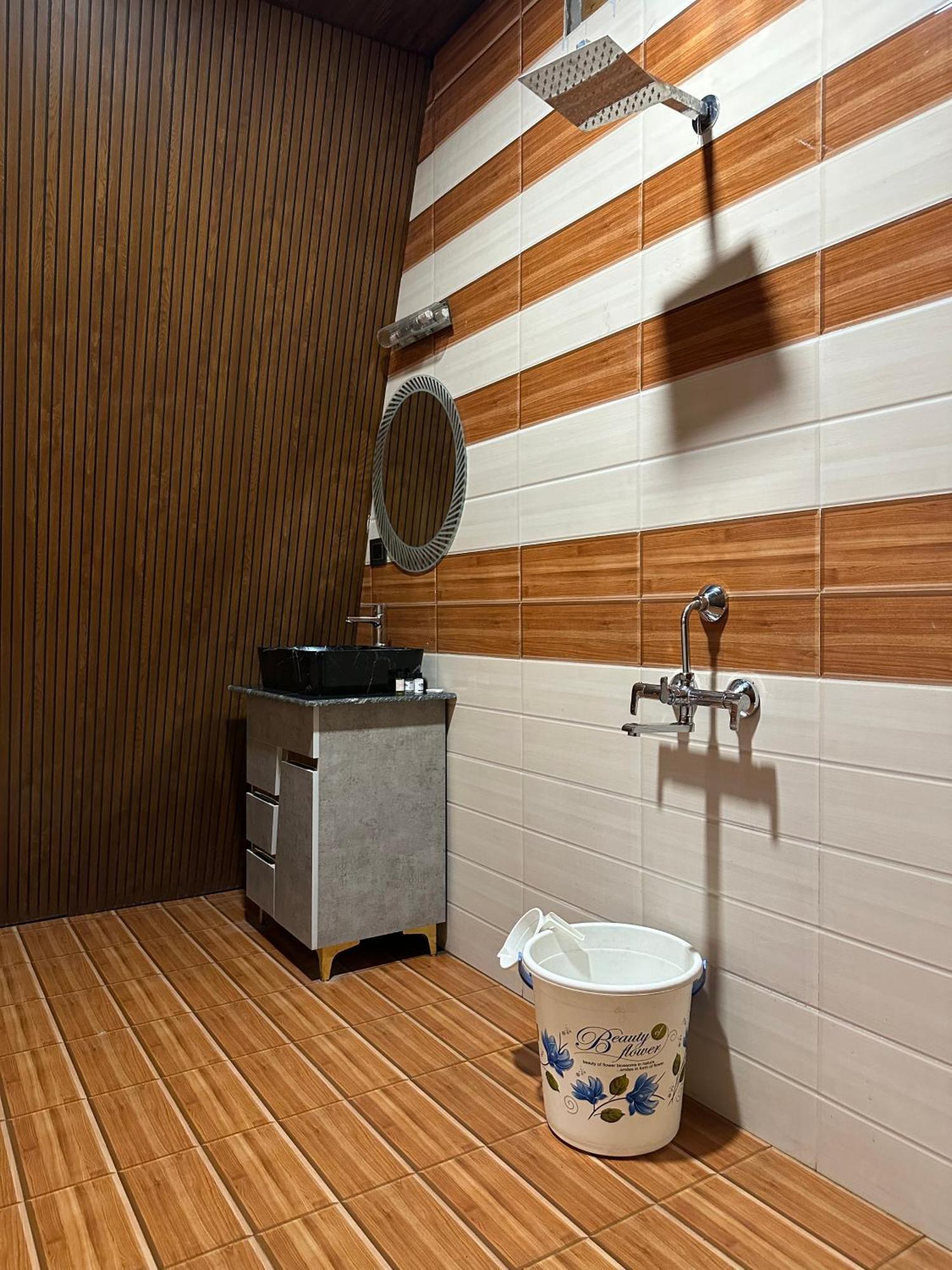 Cabana Riverside Resort - Kainchi Dham 나이니탈 외부 사진