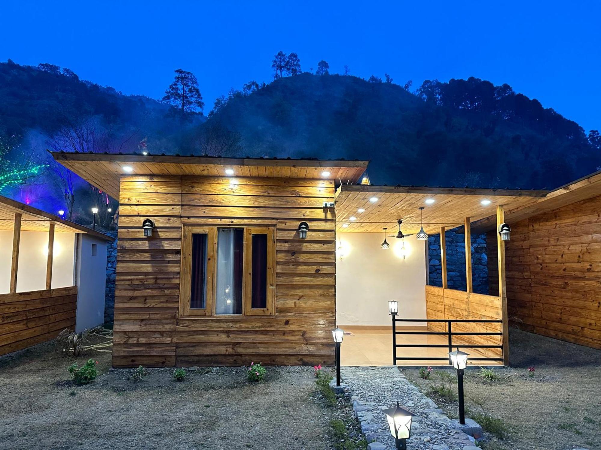 Cabana Riverside Resort - Kainchi Dham 나이니탈 외부 사진