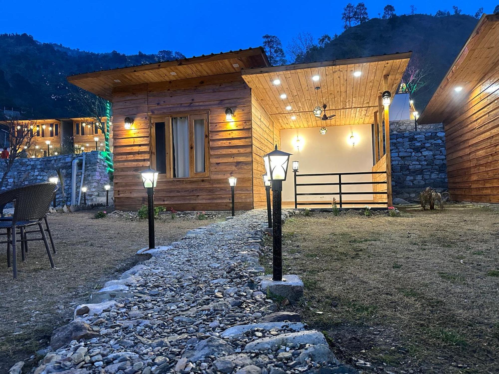Cabana Riverside Resort - Kainchi Dham 나이니탈 외부 사진