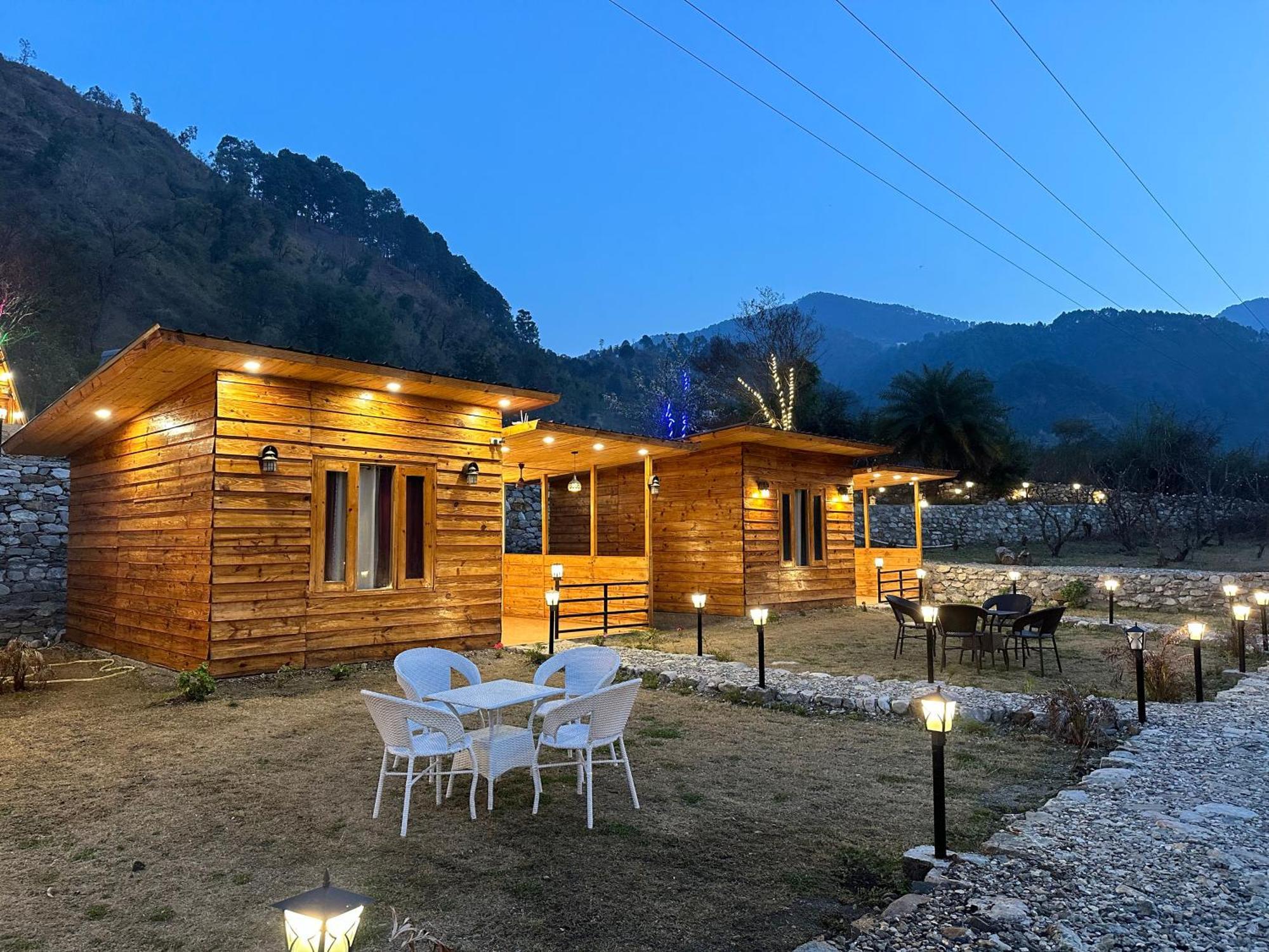 Cabana Riverside Resort - Kainchi Dham 나이니탈 외부 사진