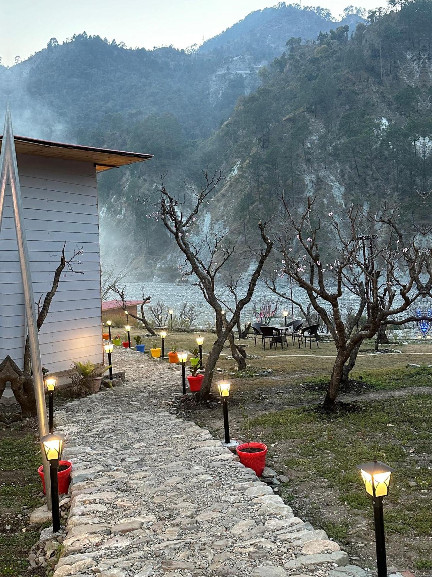 Cabana Riverside Resort - Kainchi Dham 나이니탈 외부 사진