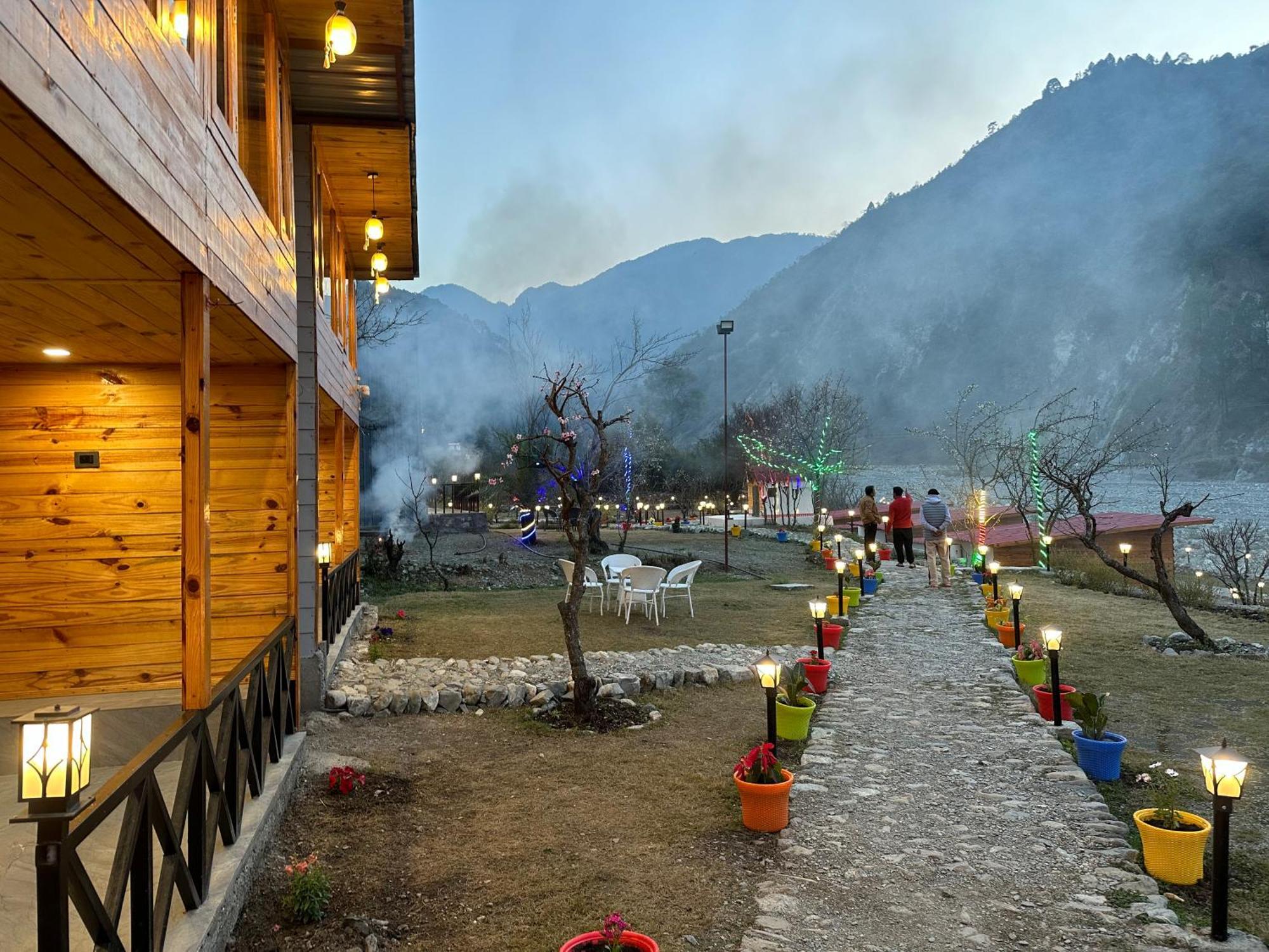 Cabana Riverside Resort - Kainchi Dham 나이니탈 외부 사진
