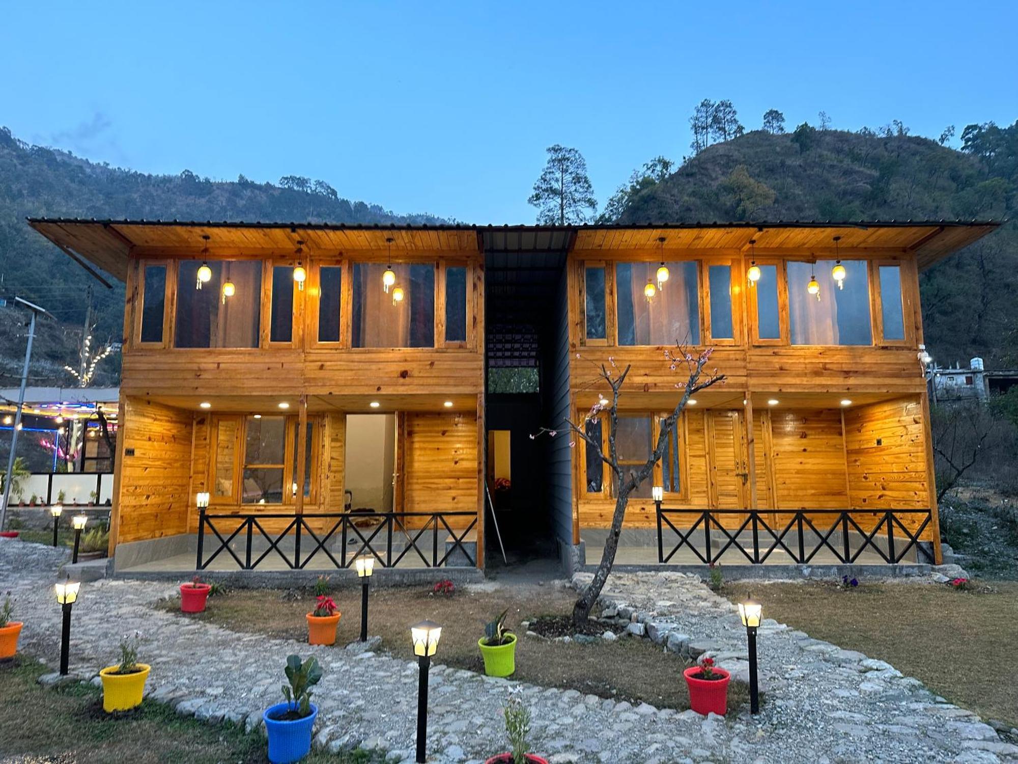 Cabana Riverside Resort - Kainchi Dham 나이니탈 외부 사진