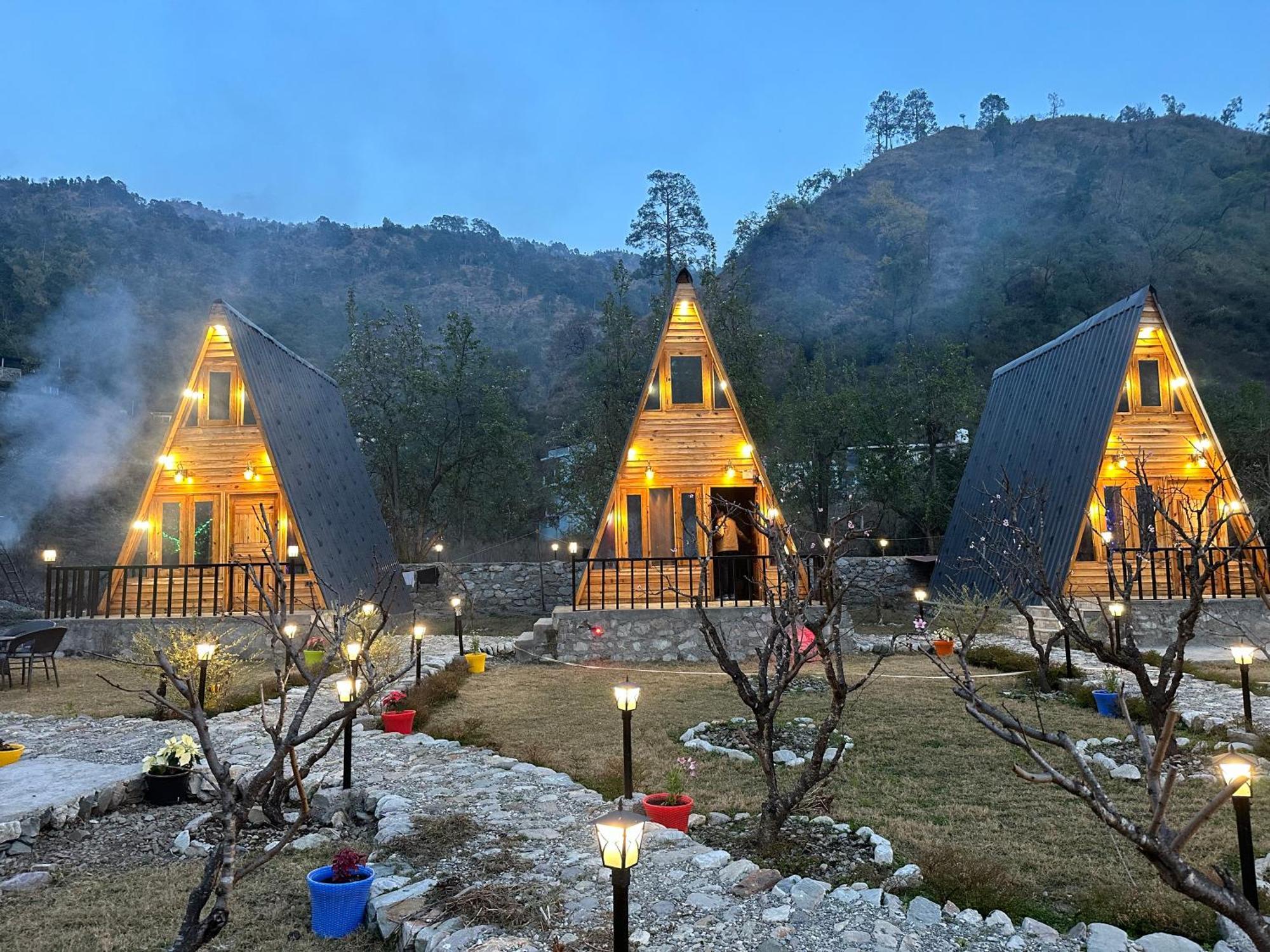Cabana Riverside Resort - Kainchi Dham 나이니탈 외부 사진